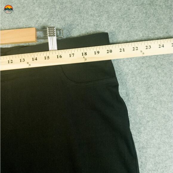 NWT HUE Cropped Pants Black Stretch Pull-On Pockets Jeggings Women's Plus Sz 2X - Picture 6 of 13